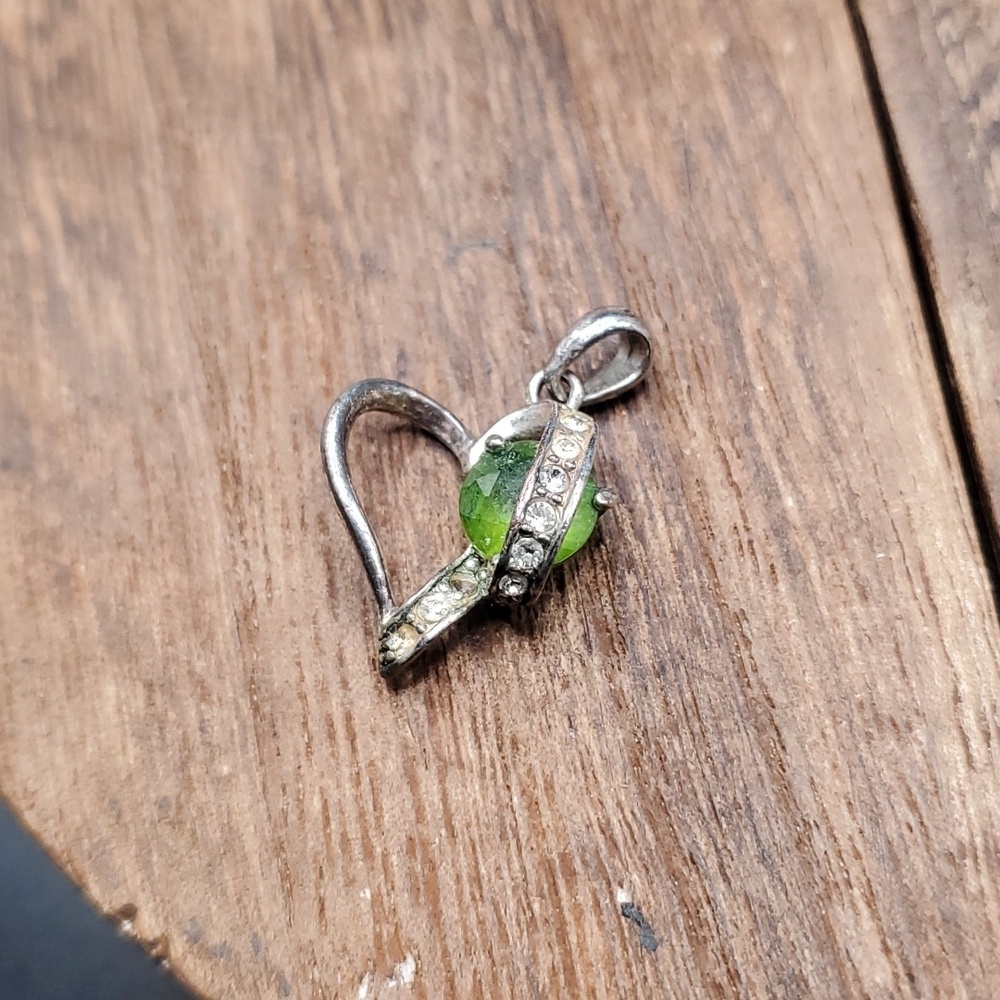 Peridot Green Crystal Heart Pendant ‎P124